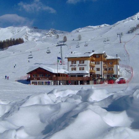 Albergo Bucaneve Campodolcino Exteriör bild