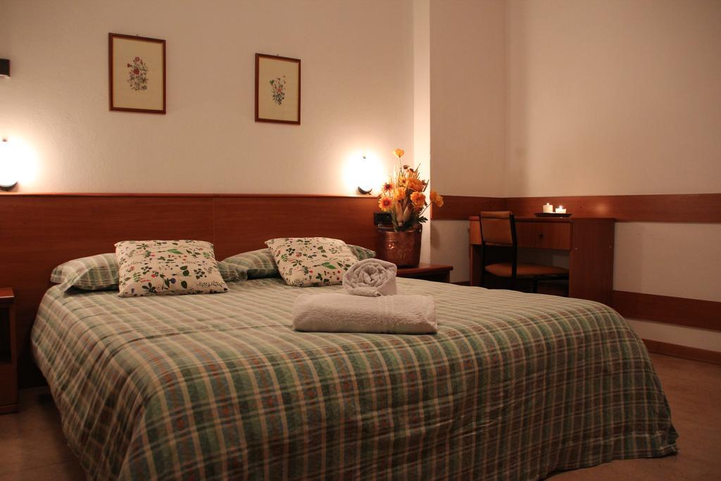 Albergo Bucaneve Campodolcino Exteriör bild